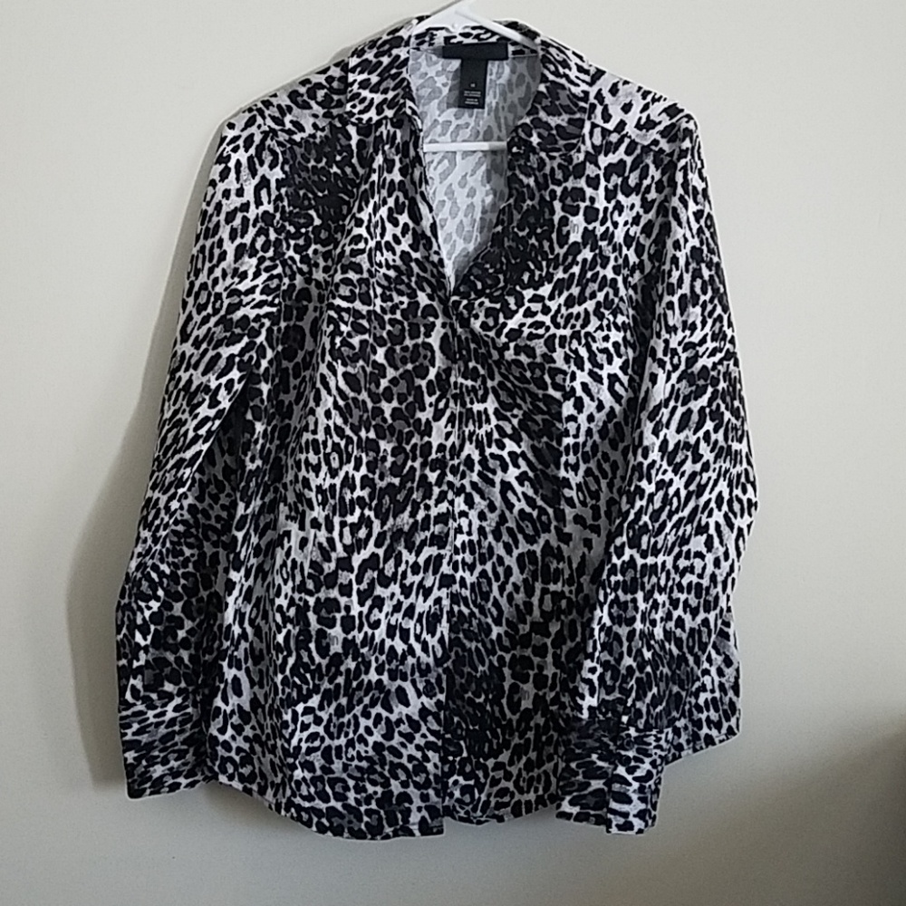 Snow Leopard cotton button-down v-neck sz 16